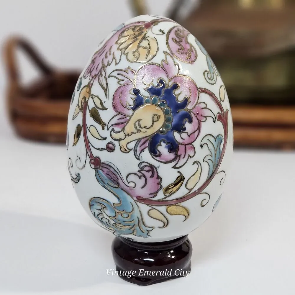 Vtg Chinese Asian Etched Hand Painted White Moriage Porcelain Egg Wooden Stand